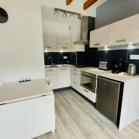 Bright Apt With Nice Balcony - Near Beach